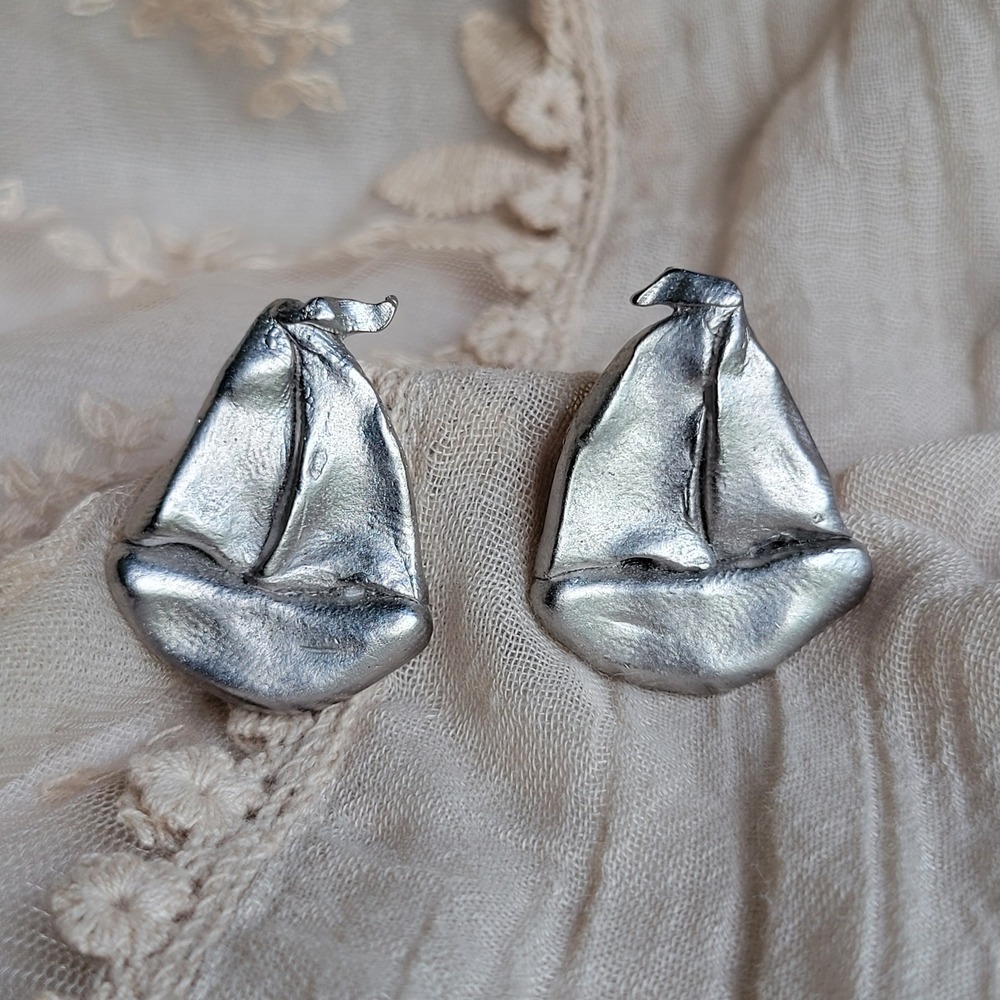 Vintage 1990s Sailboat Clip-On Earrings Silver Tone Modernist Nautical Statement - Picture 2 of 8